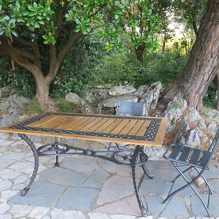 Agriturismo "La Rosa Canina" Bed & Breakfast Lerici Bagian luar foto