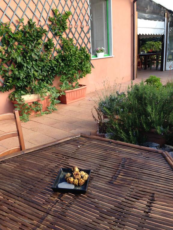 Agriturismo "La Rosa Canina" Bed & Breakfast Lerici Bagian luar foto