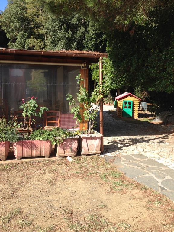 Agriturismo "La Rosa Canina" Bed & Breakfast Lerici Bagian luar foto